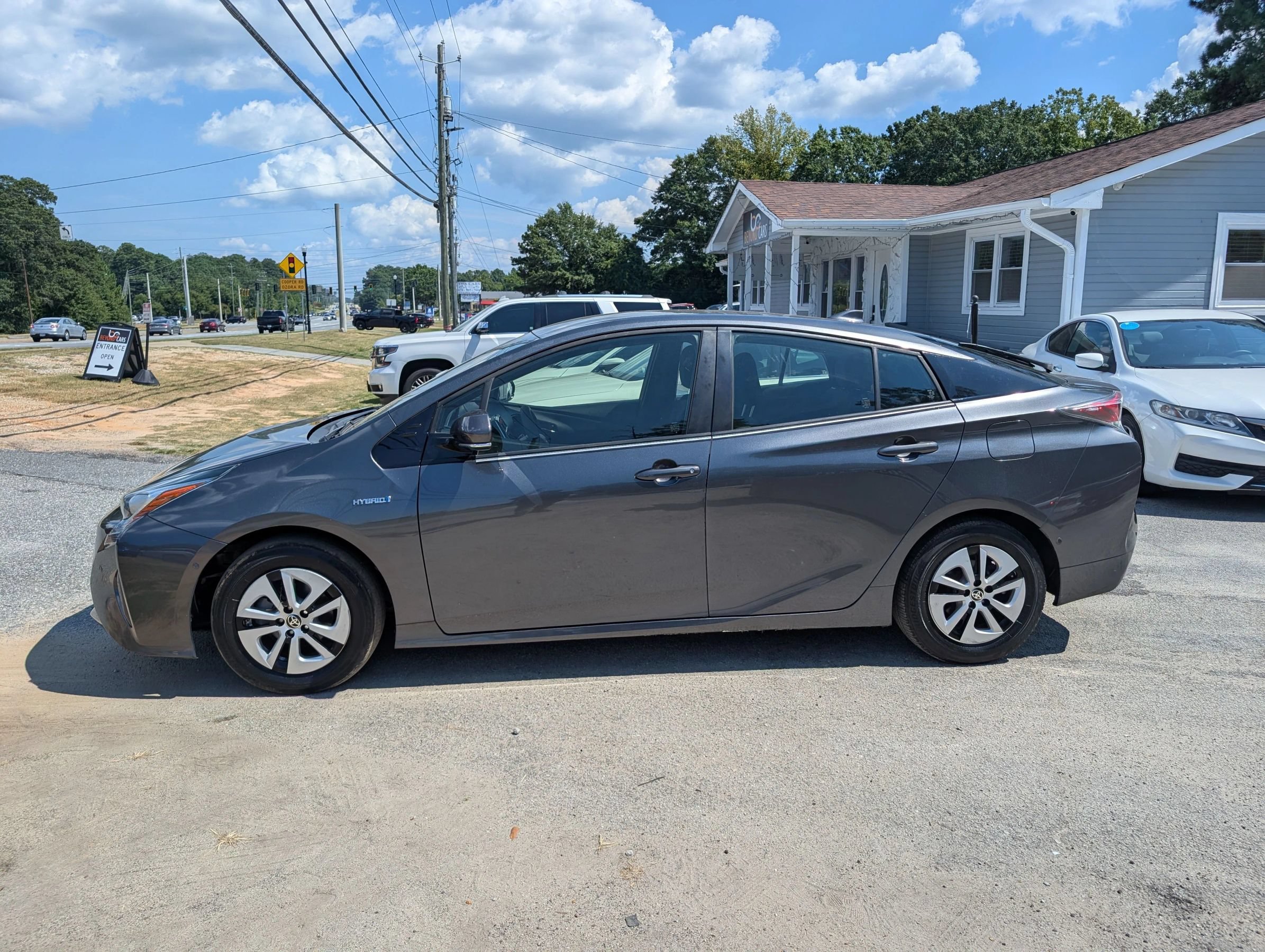 Used 2018 Toyota Prius Two w/ Prius Two Safety Plus Package FWD image 4