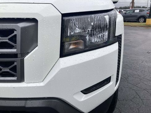 Used 2022 Nissan Frontier SV w/ Technology Package image 10