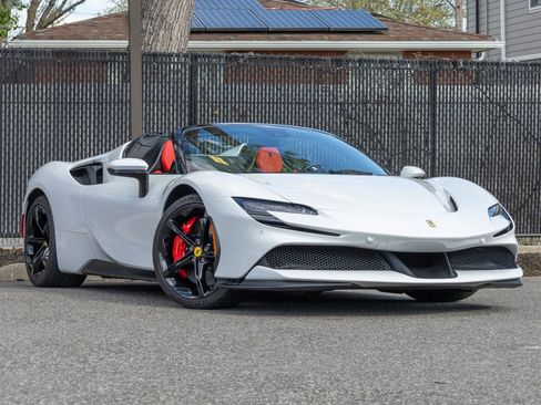 Used 2025 Ferrari SF90 Spider AWD/4WD image 3