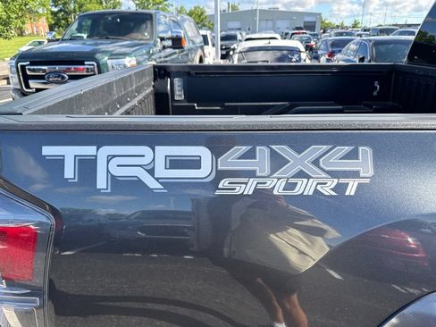 Used 2021 Toyota Tacoma TRD Sport AWD/4WD image 4