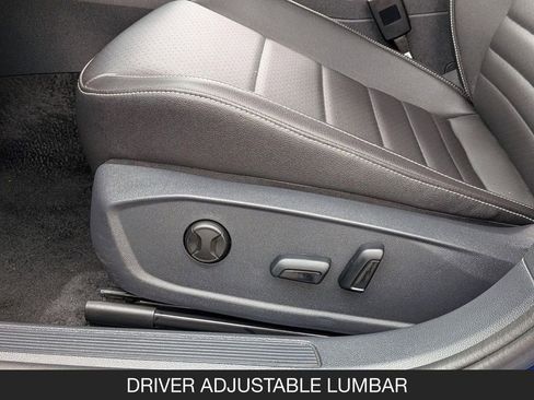 Used 2024 Volkswagen Jetta SE FWD image 17