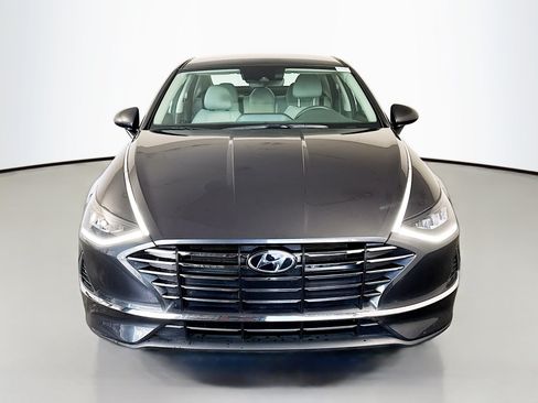 Used 2020 Hyundai Sonata SE w/ Cargo Package FWD image 2