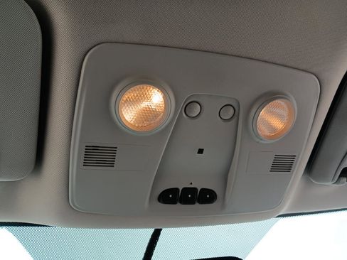 Used 2016 Chevrolet Traverse LT image 34