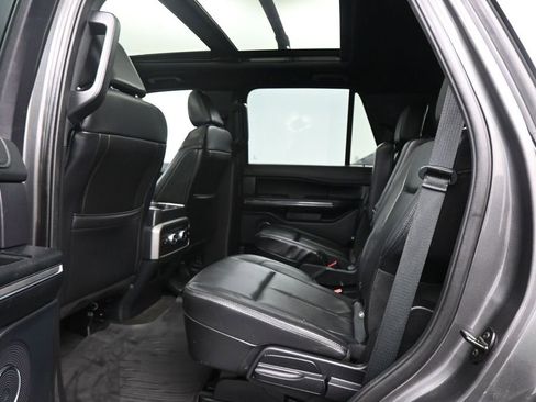 Used 2021 Ford Expedition XLT RWD image 24