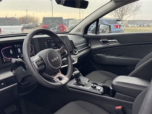 Used 2023 Kia Sportage LX image 18