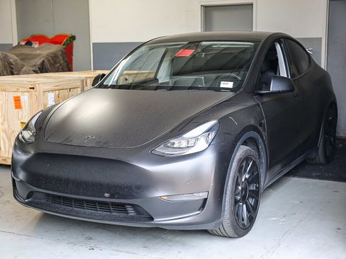 Used 2020 Tesla Model Y Long Range AWD/4WD image 2