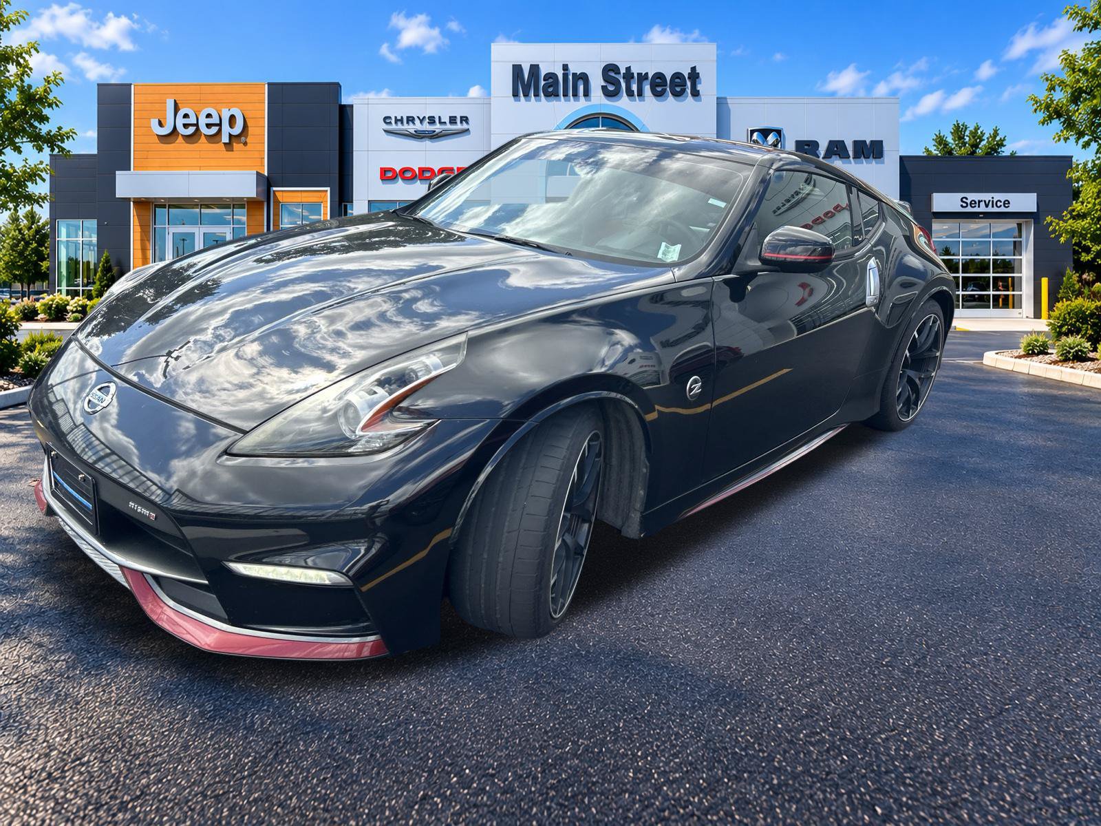 Used 2016 Nissan 370Z NISMO RWD image 2