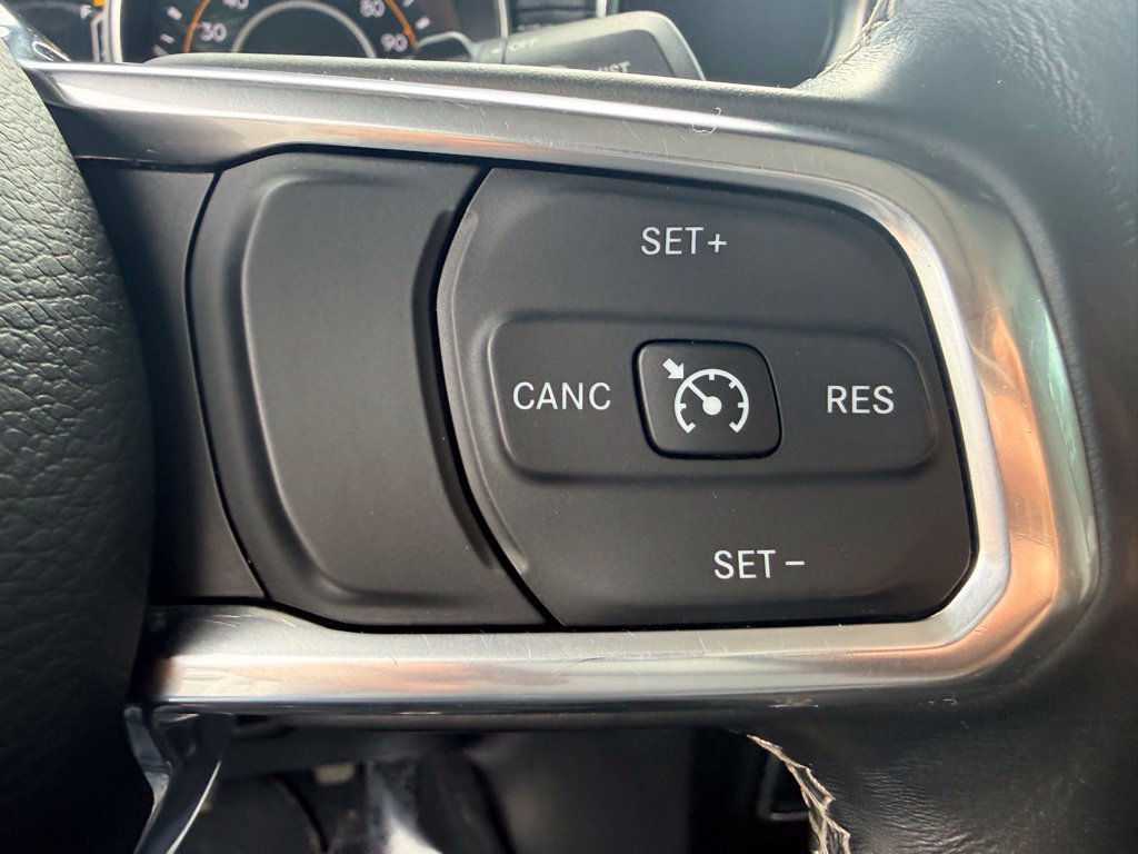 Used 2018 Jeep Wrangler Unlimited Sahara w/ Uconnect 4C Nav & Sound Group AWD/4WD image 20