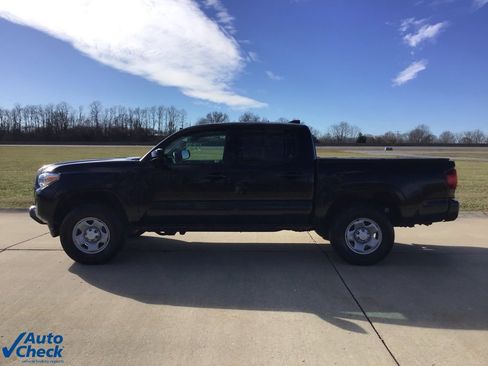 Used 2023 Toyota Tacoma SR image 7