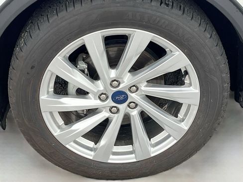 Used 2022 Ford Escape Titanium w/ Titanium Elite Package AWD/4WD image 32