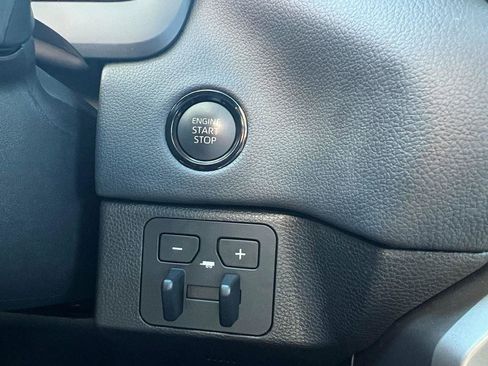 Used 2025 Toyota Tundra Limited image 23