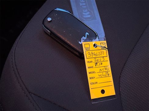 Used 2023 Kia Niro LX image 32