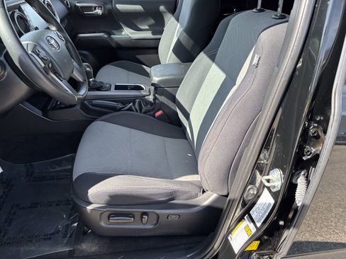 Certified 2020 Toyota Tacoma TRD Sport w/ Technology Package AWD/4WD image 23