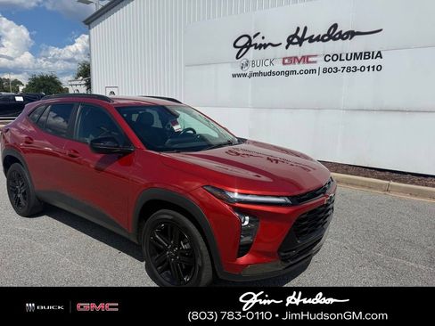 Used 2024 Chevrolet Trax ACTIV FWD image 1