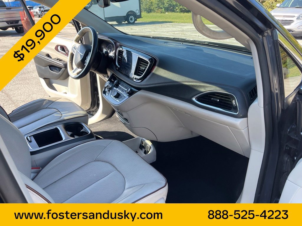 Used 2020 Chrysler Pacifica Limited FWD image 16