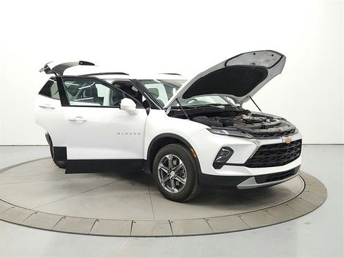 Used 2023 Chevrolet Blazer LT w/ Convenience Package image 9