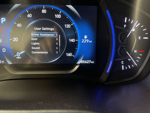 Used 2019 Hyundai Santa Fe SEL FWD image 21