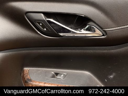 Used 2021 GMC Acadia Denali w/ Denali Technology Package FWD image 29
