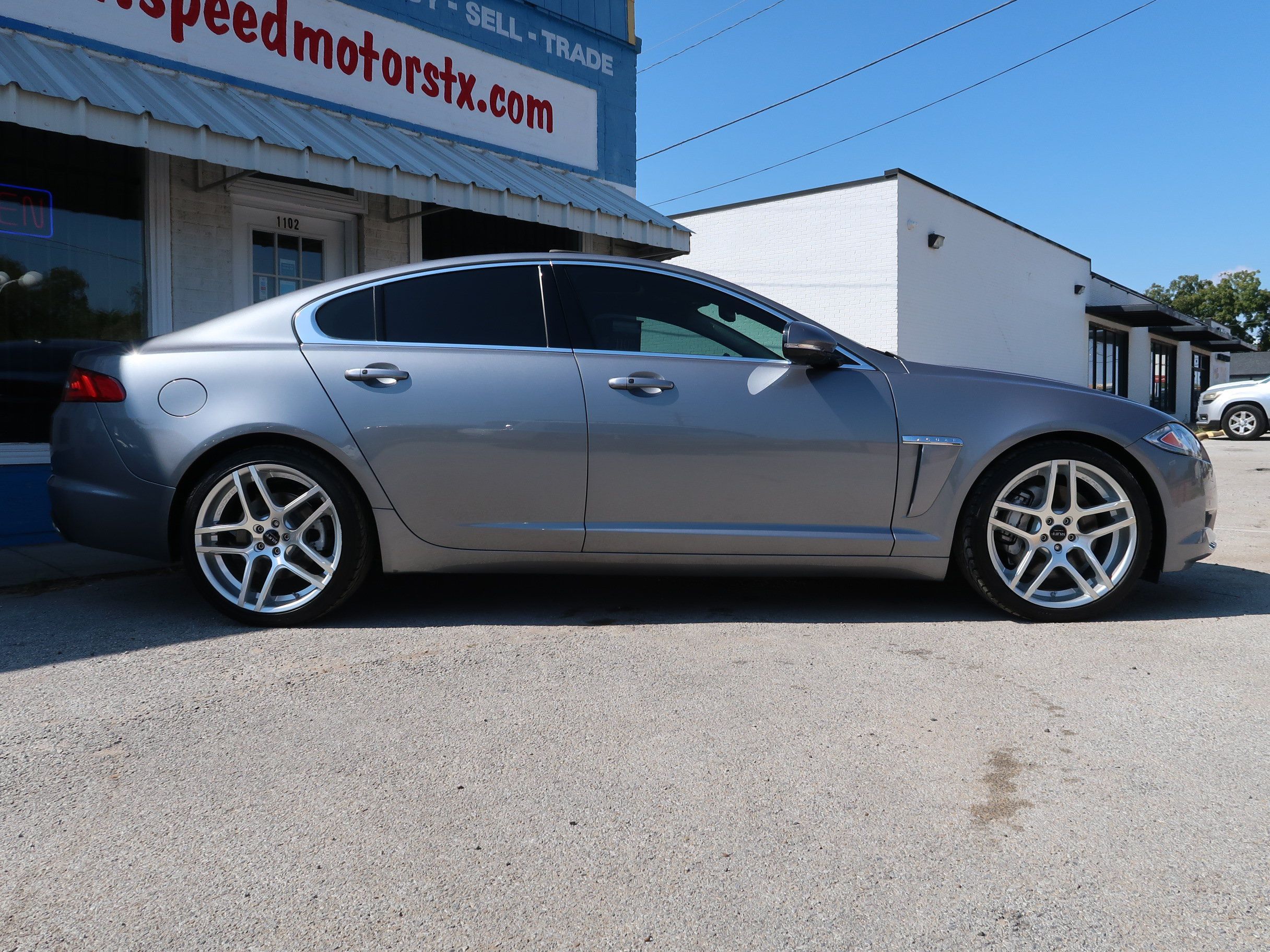 Used 2012 Jaguar XF Portfolio RWD image 4