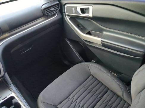 Certified 2021 Ford Explorer XLT RWD image 53