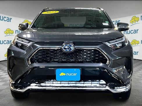 Used 2023 Toyota RAV4 SE image 2