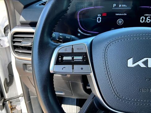 Used 2025 Kia Telluride S FWD image 18