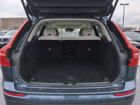 Used 2020 Volvo XC60 T5 Momentum image 36