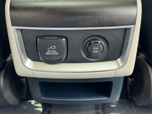 Used 2025 Kia Carnival SX Prestige FWD image 40