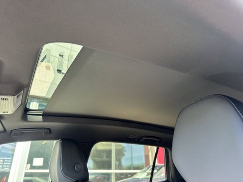 New 2026 Volkswagen Tiguan SE R-Line image 18