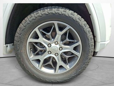 Certified 2020 Jeep Grand Cherokee Overland AWD/4WD image 7