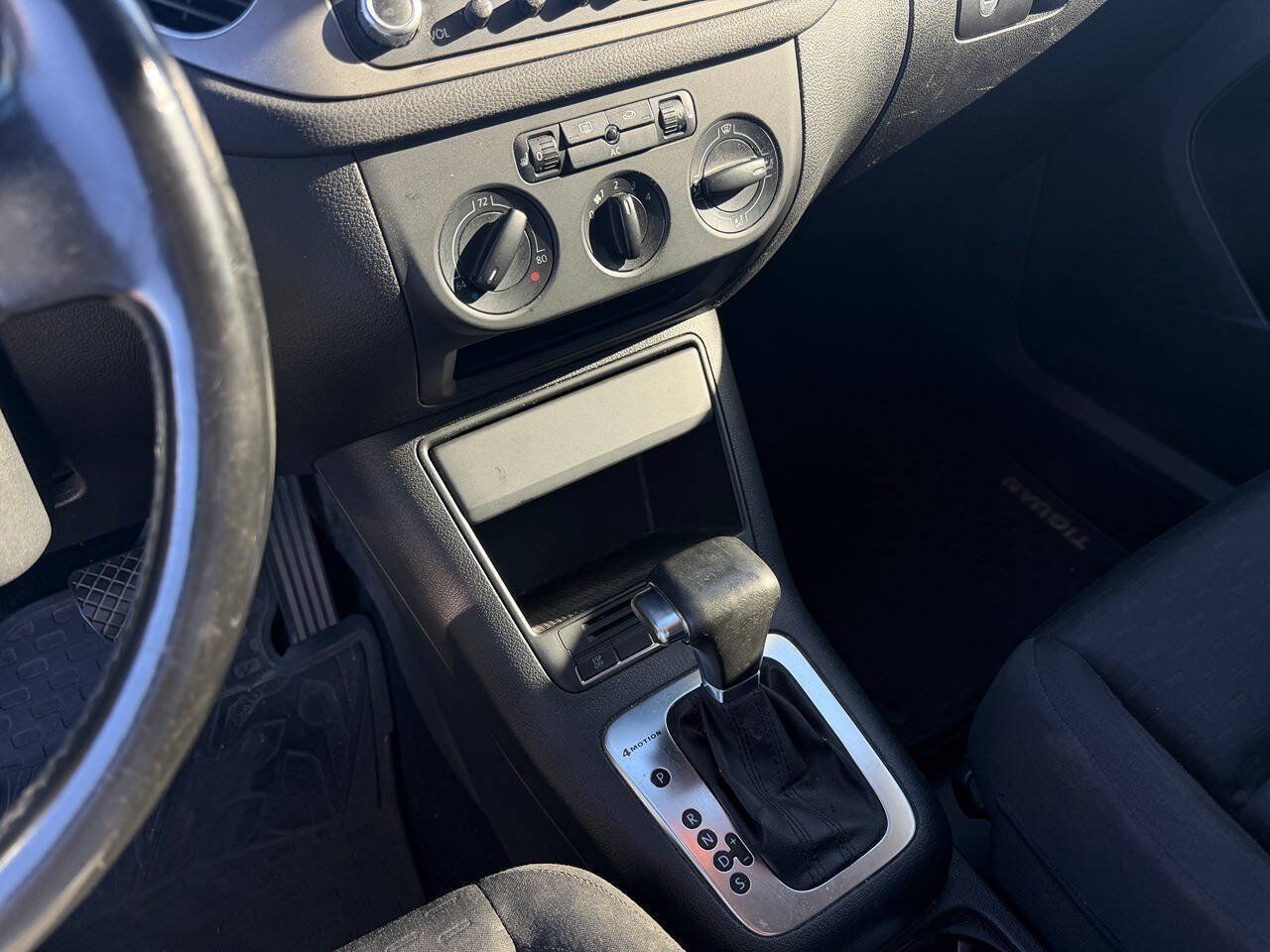 Used 2009 Volkswagen Tiguan SE AWD/4WD image 13