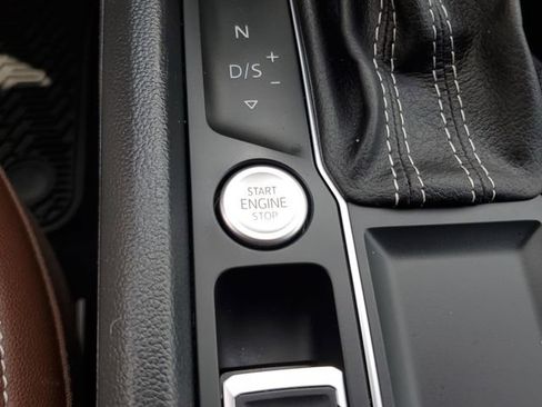 Used 2023 Volkswagen Atlas SE FWD image 24