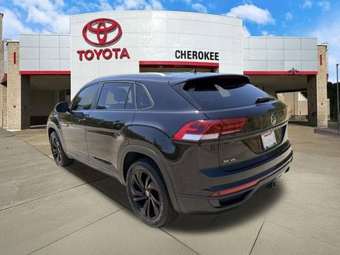 Used 2023 Volkswagen Atlas Cross Sport SE w/ Black Wheel Package FWD image 7