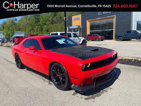 Used 2016 Dodge Challenger SXT w/ Blacktop Package RWD image 1