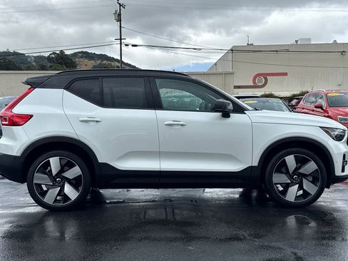 New 2026 Volvo EX40 Plus w/ Climate Package image 8