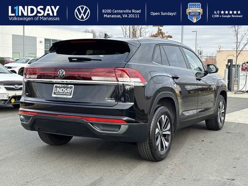 Used 2024 Volkswagen Atlas Cross Sport SE image 2