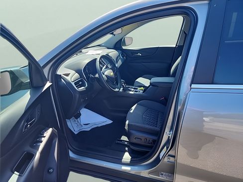 Used 2024 Chevrolet Equinox LT w/ LPO, Floor Liner Package AWD/4WD image 12