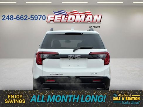 Used 2023 GMC Acadia SLT w/ Elevation Edition image 4