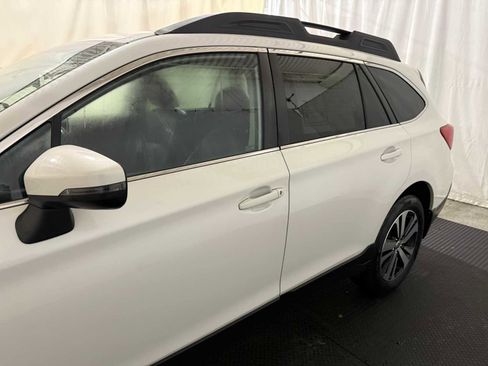 Used 2018 Subaru Outback 2.5i Limited image 7