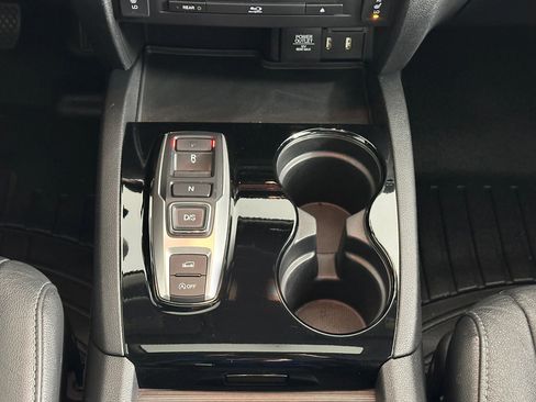 Used 2017 Honda Pilot Touring image 28