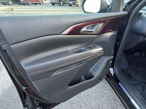 New 2027 Chevrolet Traverse RS w/ LPO, Floor Liner Package FWD image 14