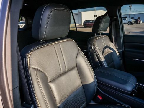 Used 2025 Chevrolet Traverse High Country w/ LPO, Floor Liner Package FWD image 19