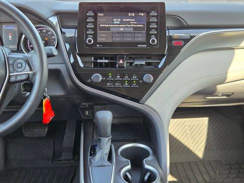 Used 2021 Toyota Camry LE FWD image 16