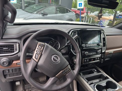 Used 2024 Nissan Titan Platinum Reserve w/ Moonroof Package AWD/4WD image 9