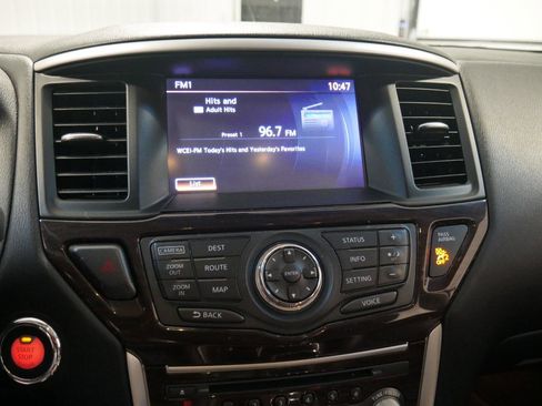 Used 2015 Nissan Pathfinder Platinum w/ Cargo Package image 22