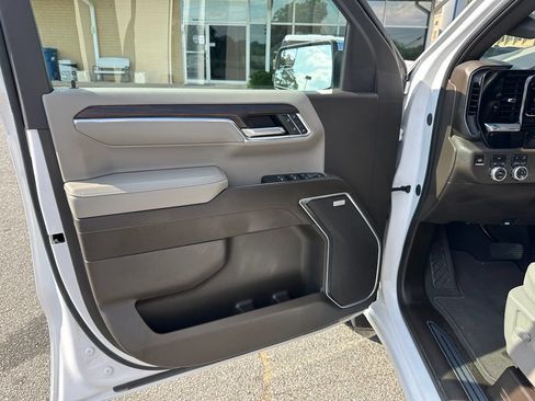 Used 2024 GMC Sierra 1500 SLT w/ SLT Premium Package AWD/4WD image 16