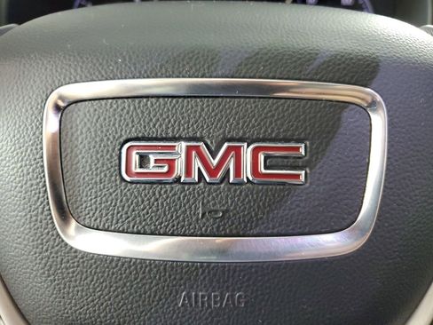 Used 2020 GMC Terrain SLE image 21