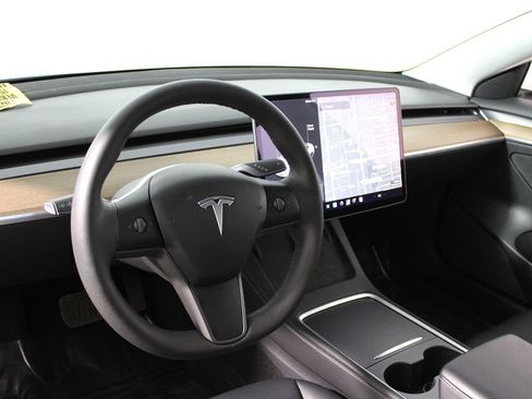 Used 2021 Tesla Model 3 Standard Range Plus RWD image 6