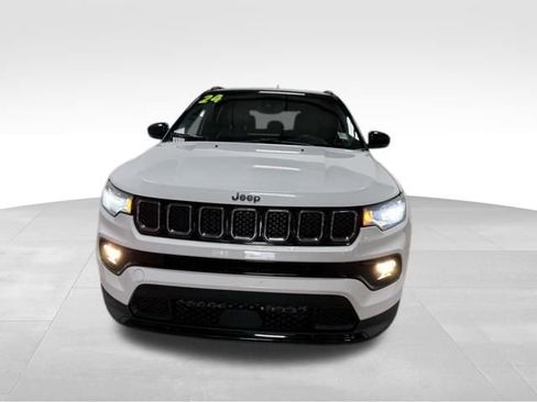 Certified 2024 Jeep Compass Limited AWD/4WD image 5