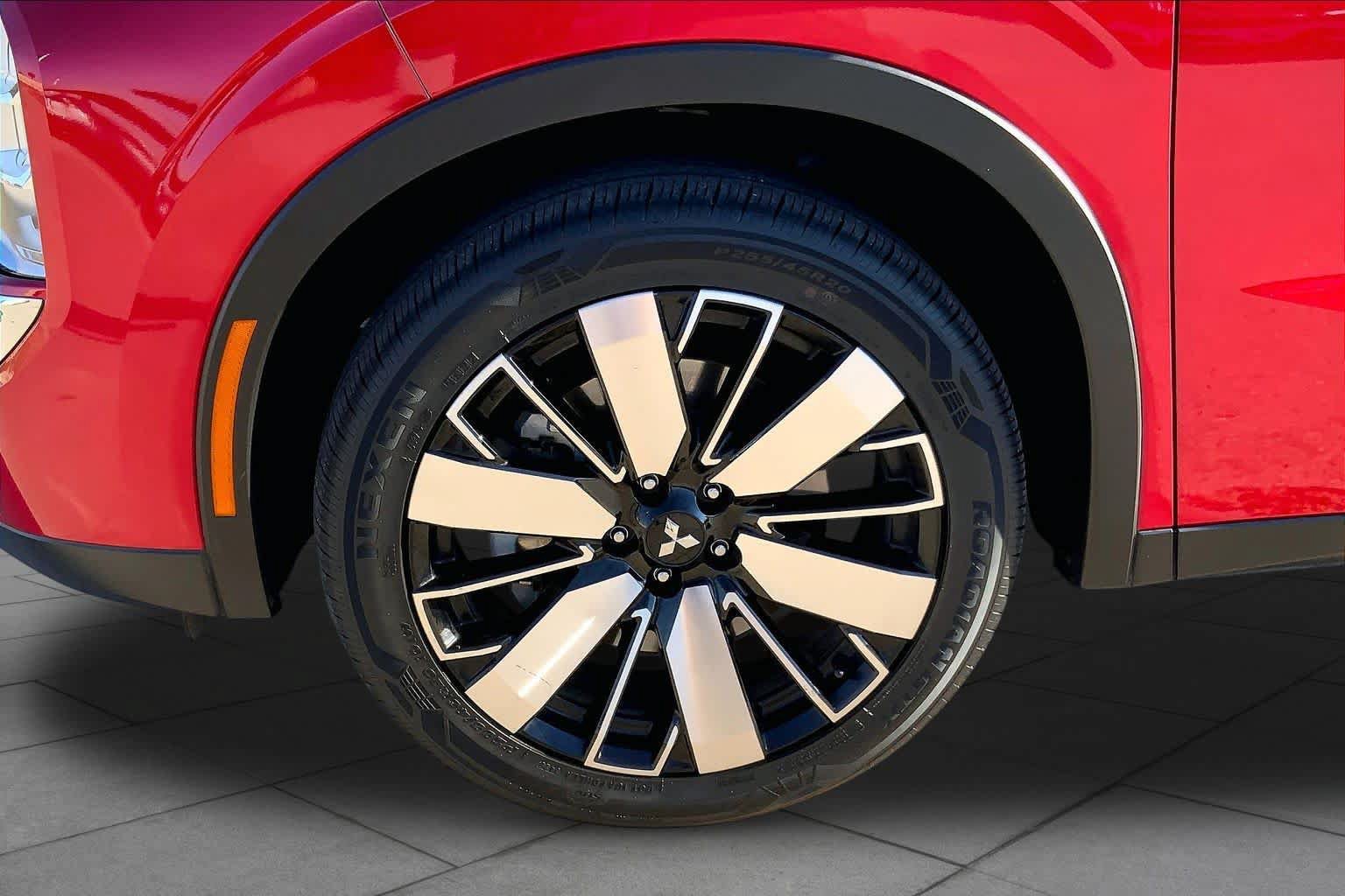 Used 2025 Mitsubishi Outlander SE AWD/4WD image 10